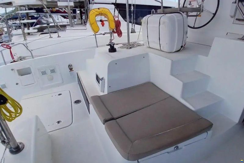 Lagoon 42