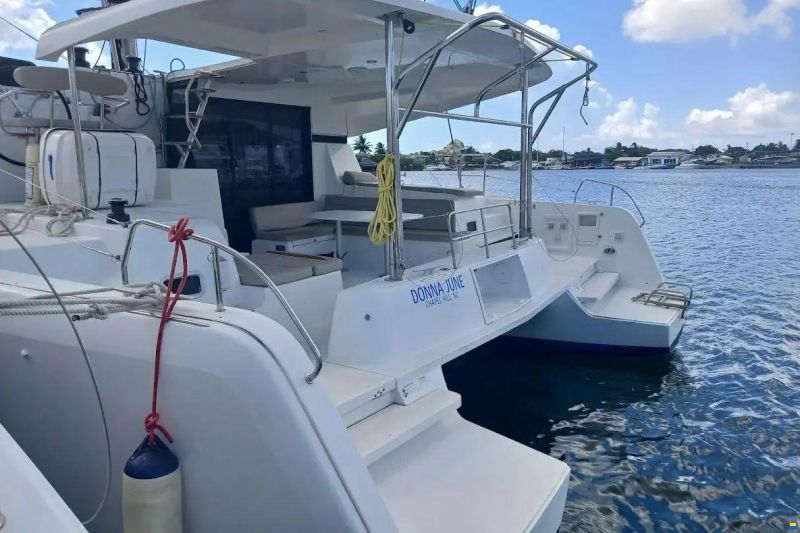Lagoon 42