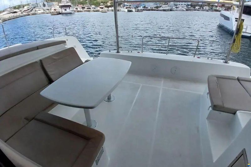 Lagoon 42