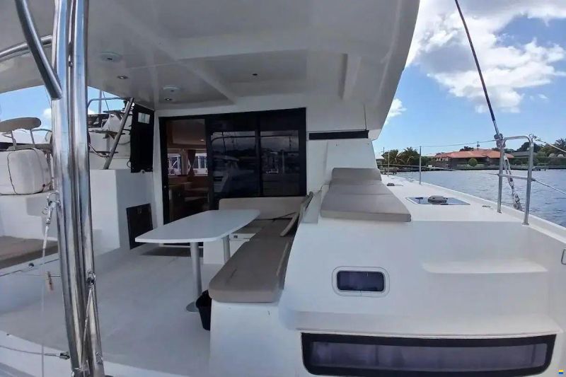 Lagoon 42