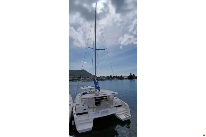 Lagoon 42