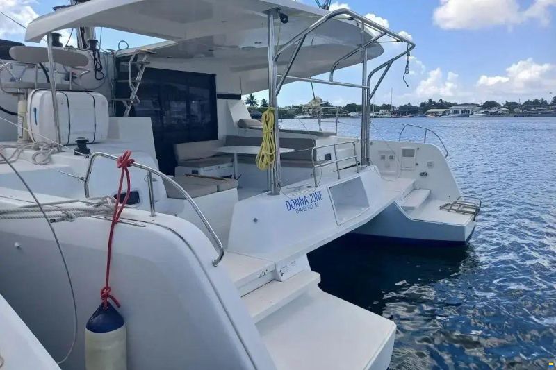Lagoon 42