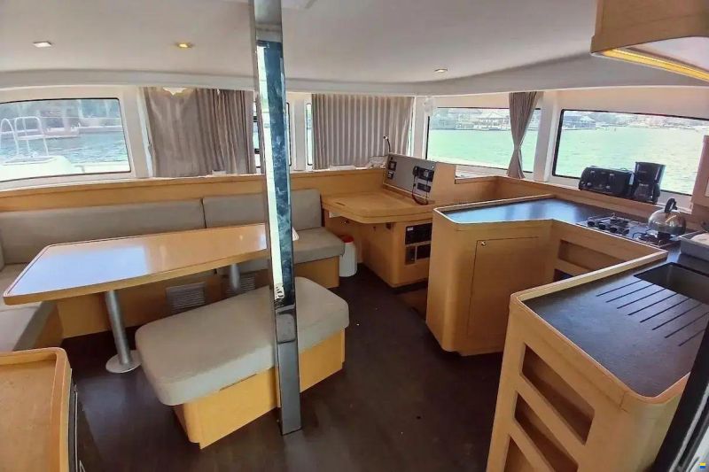 Lagoon 42