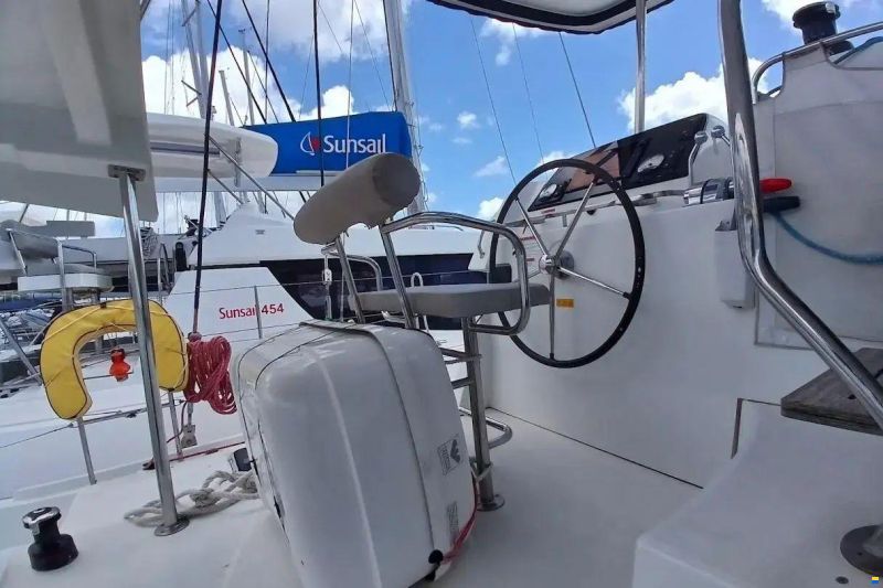 Lagoon 42