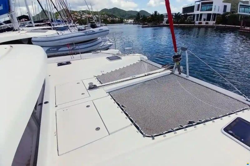 Lagoon 42