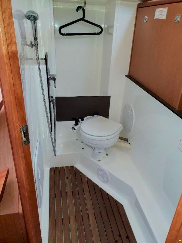 Bavaria Cruiser 33