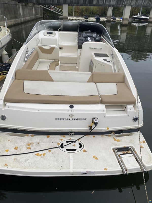Bayliner 742 CU