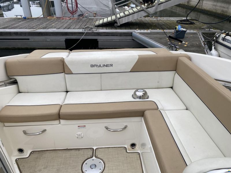 Bayliner 742 CU