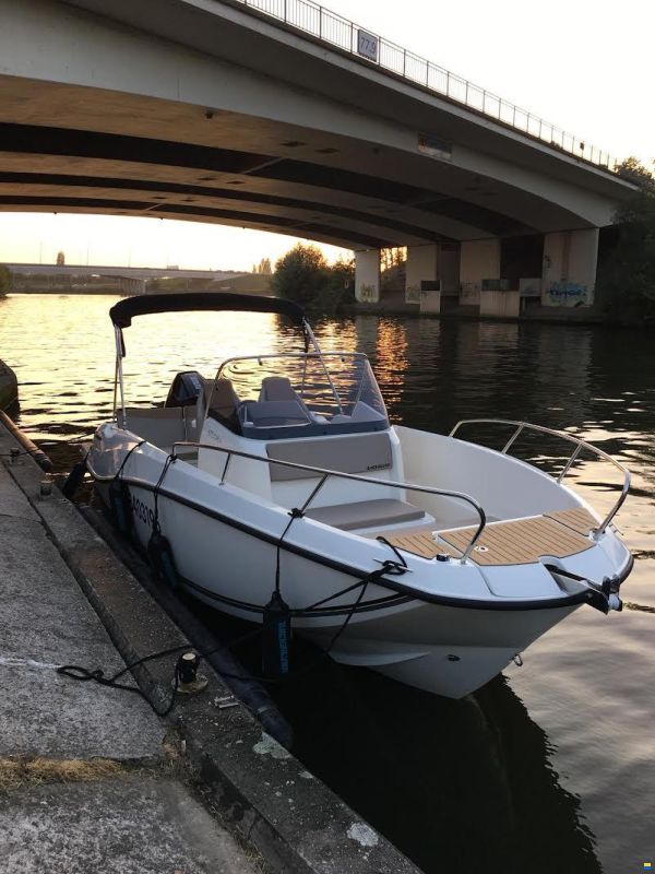 Quicksilver Activ 675 Open