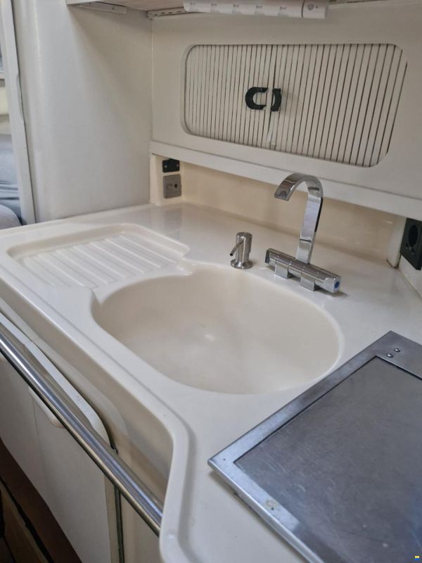 Sea Ray Sundancer 290