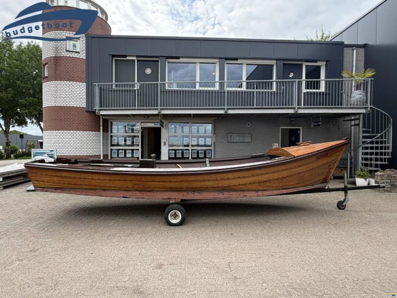 Houten sloep 680 uit Texel