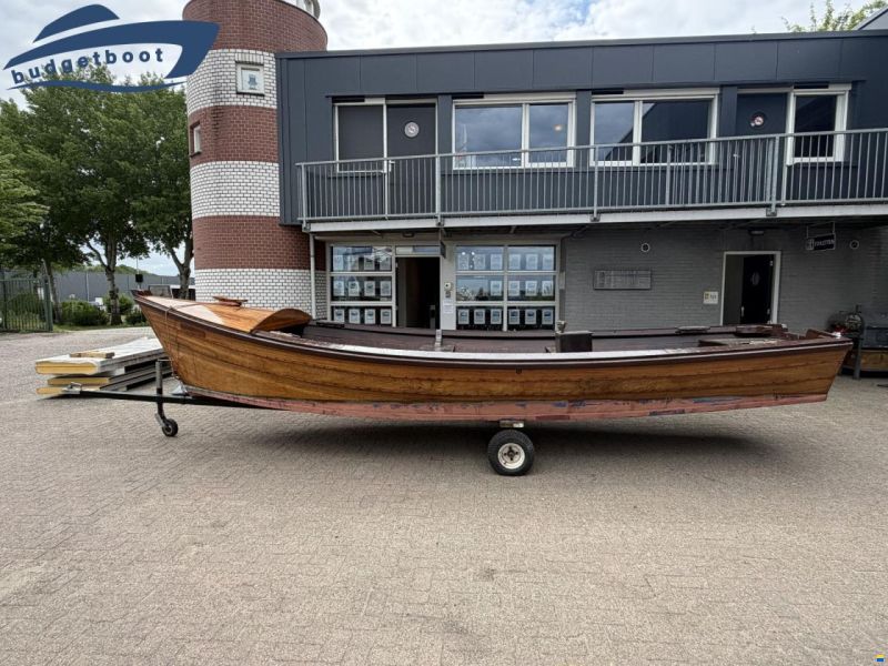 Houten sloep 680 uit Texel