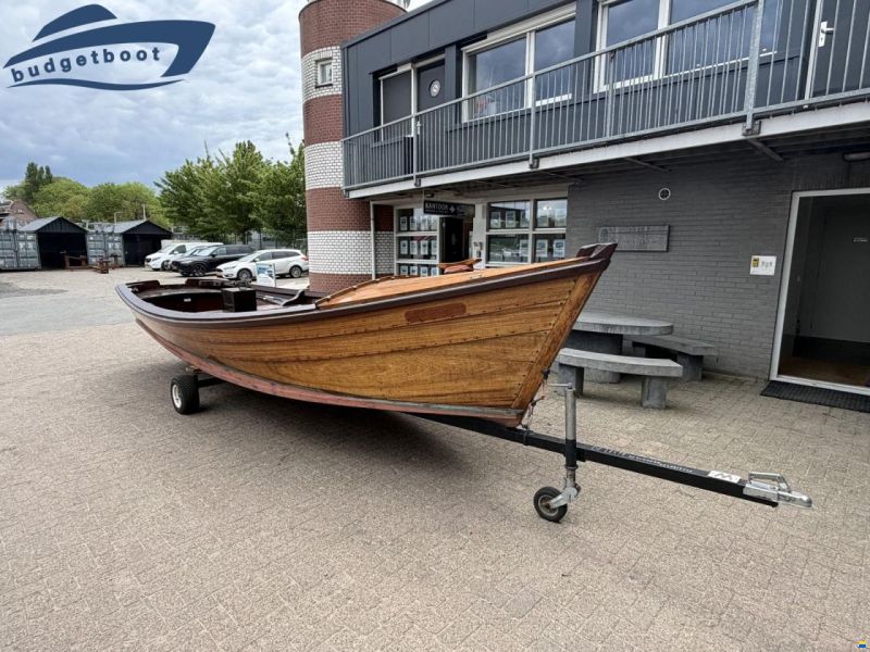 Houten sloep 680 uit Texel