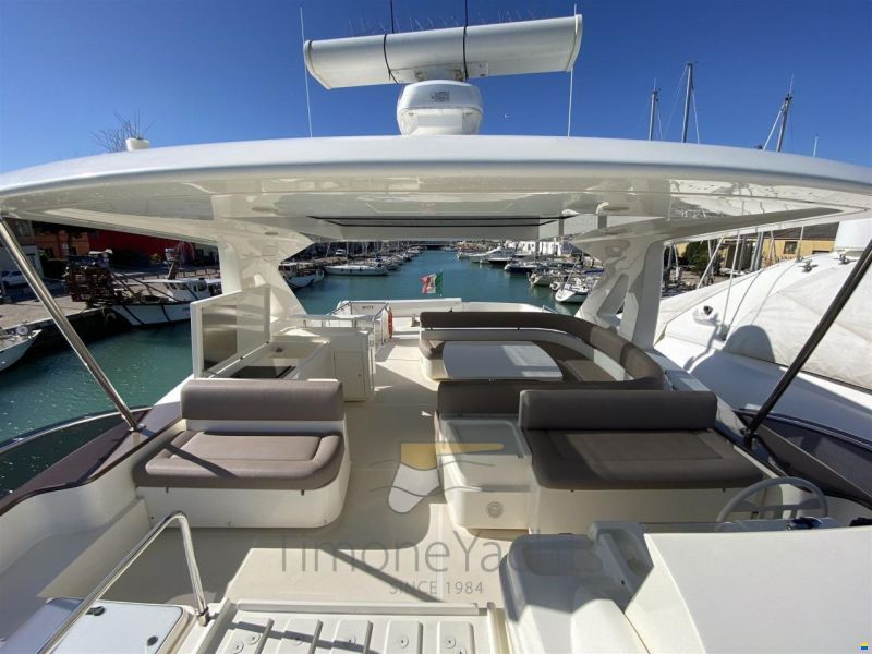 Ferretti 800