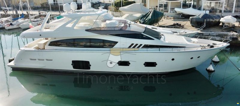 Ferretti 800