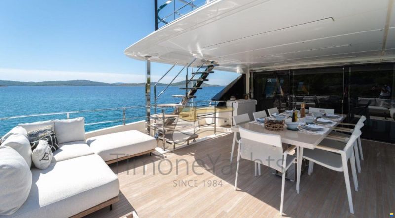 Custom Line Navetta 33
