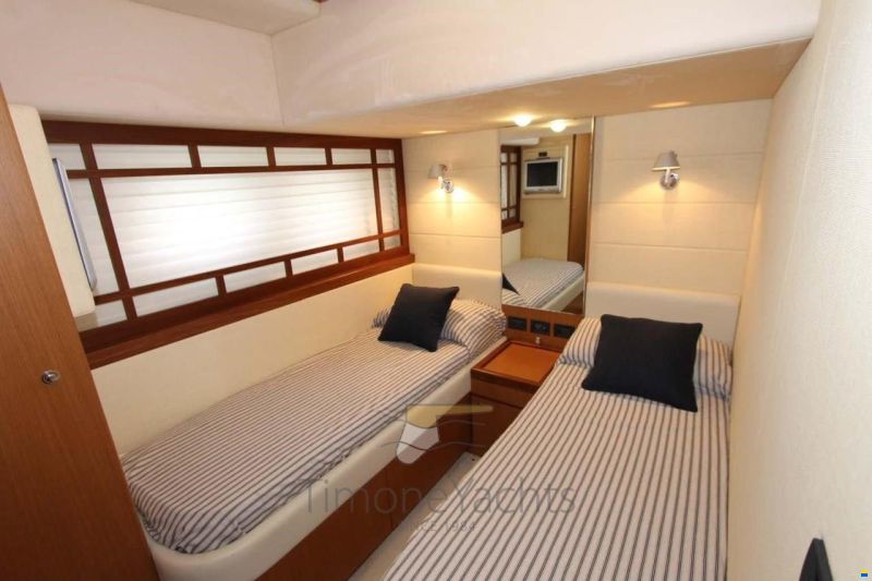 Ferretti 731