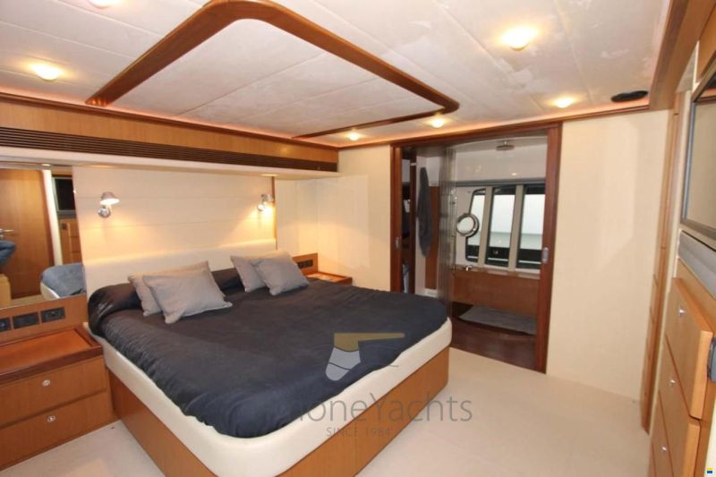Ferretti 731
