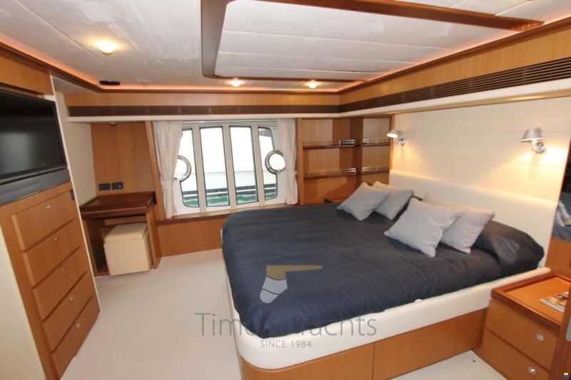 Ferretti 731