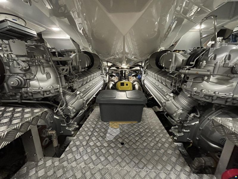 Monte Carlo Yachts MCY 96 Fly