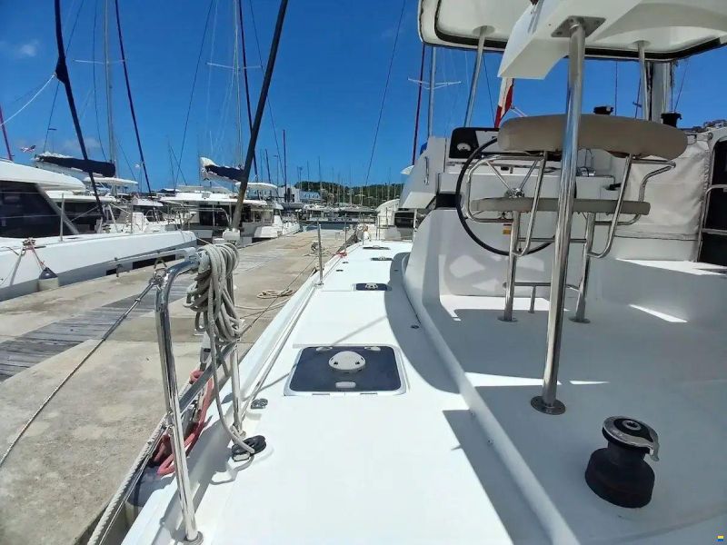 Lagoon 42