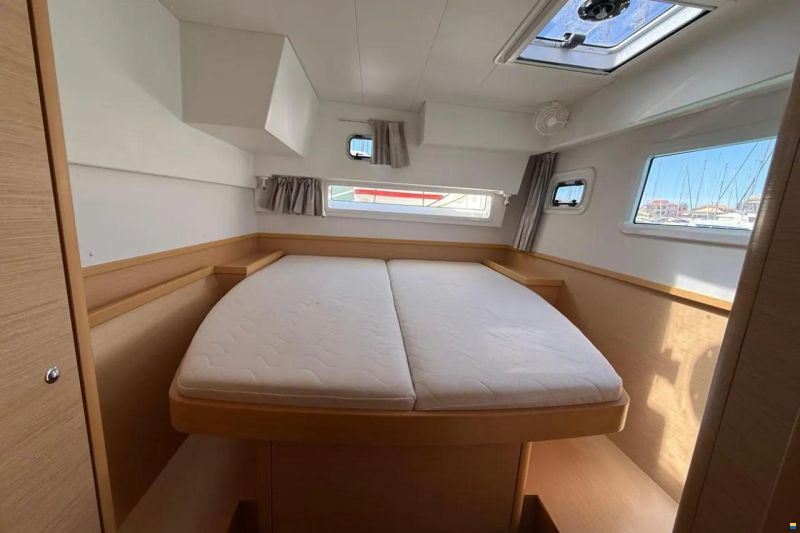 Lagoon 42