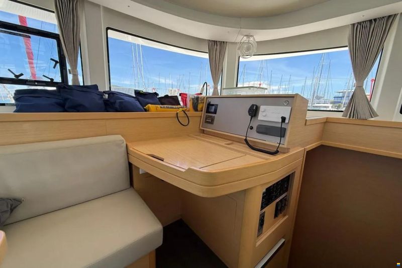 Lagoon 42