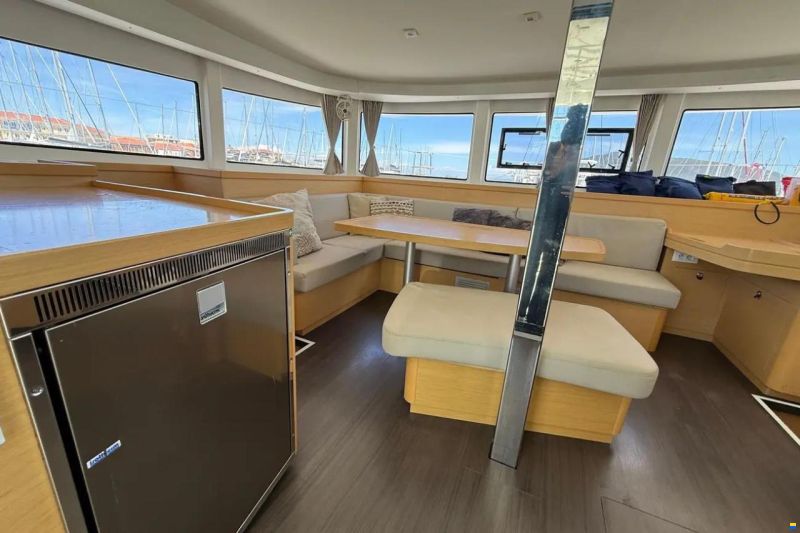 Lagoon 42