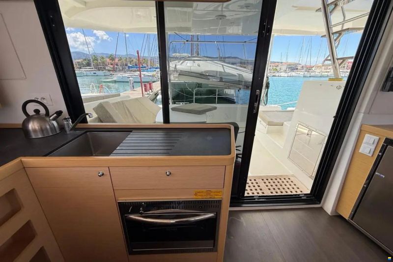 Lagoon 42