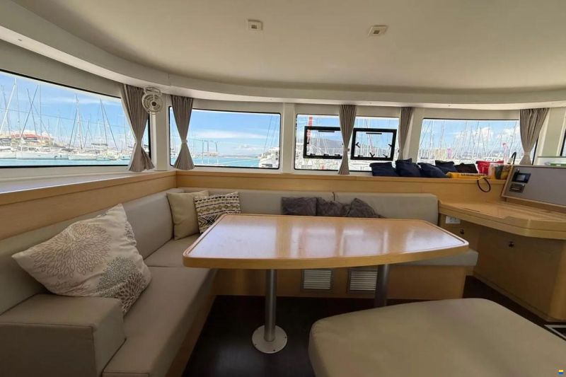 Lagoon 42