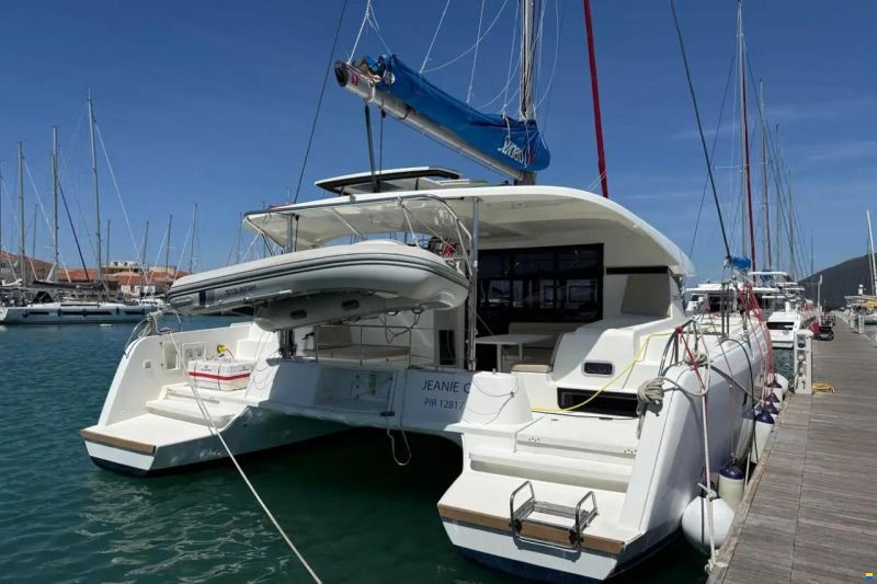 Lagoon 42