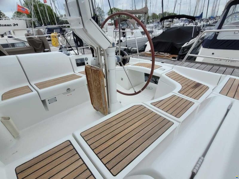 Beneteau Oceanis 373