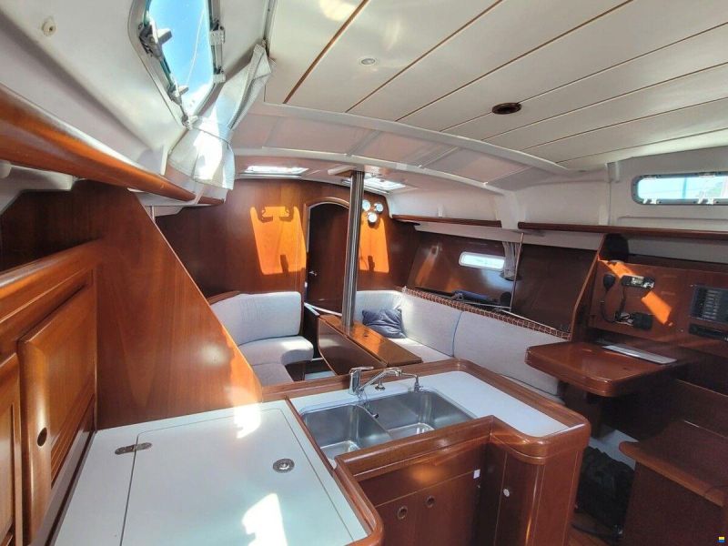 Beneteau Oceanis 373
