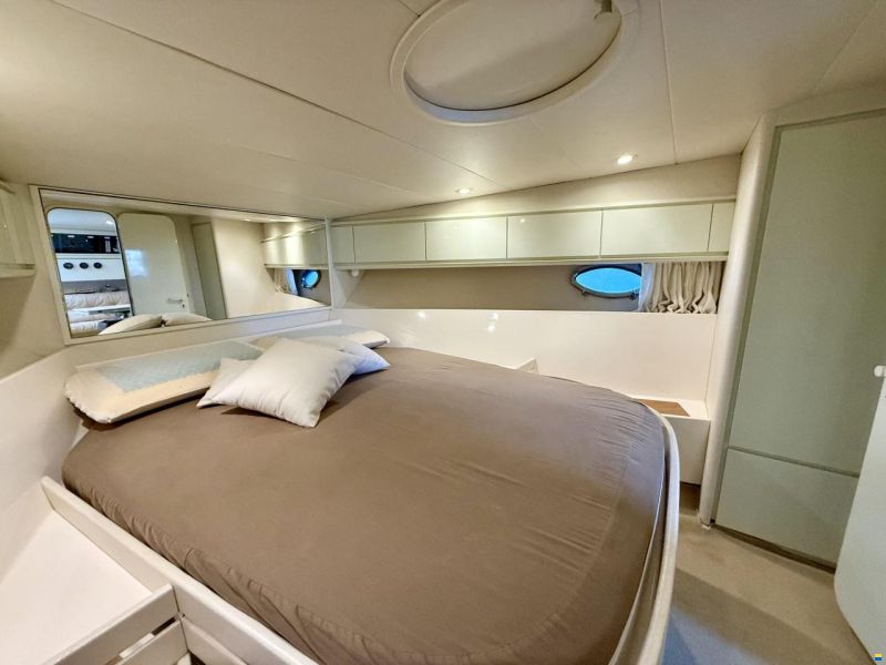 Pershing 40