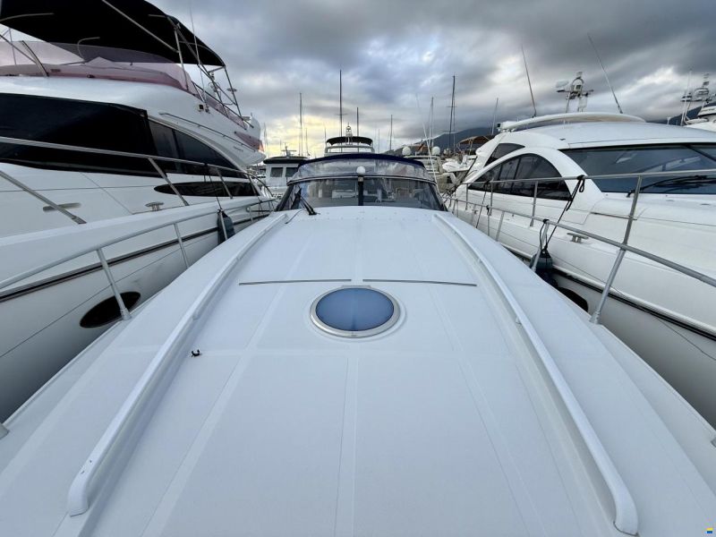 Pershing 40