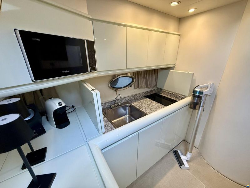 Pershing 40
