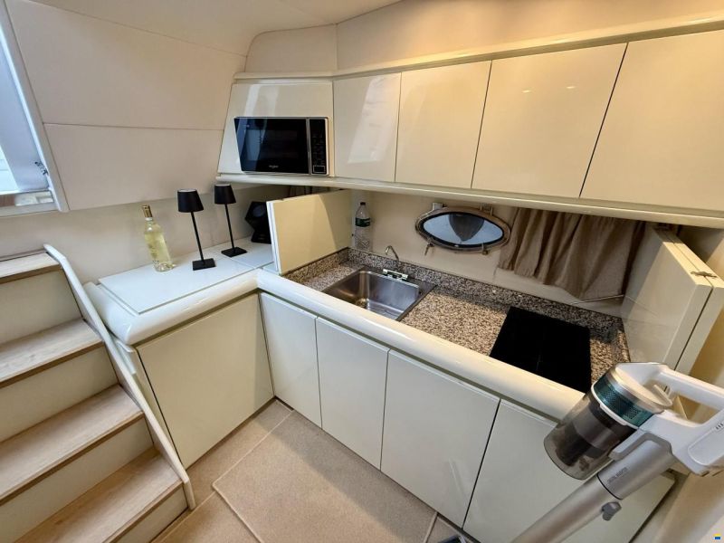 Pershing 40