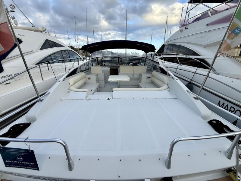 Pershing 40