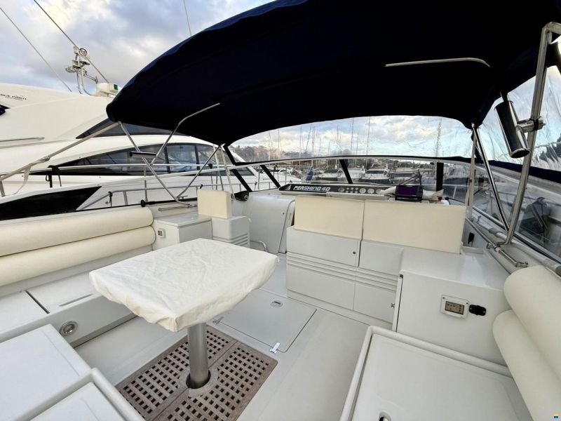 Pershing 40
