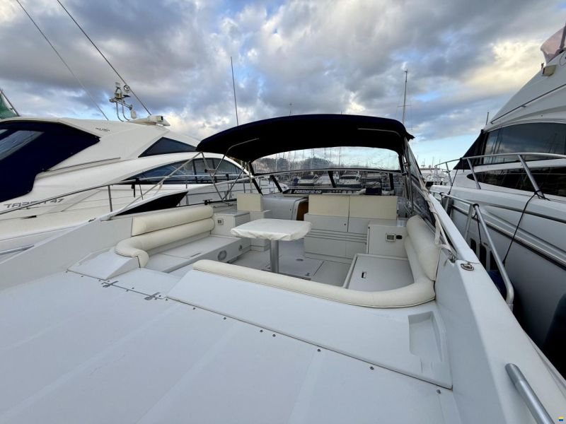 Pershing 40