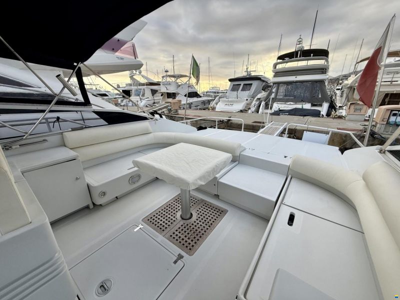 Pershing 40