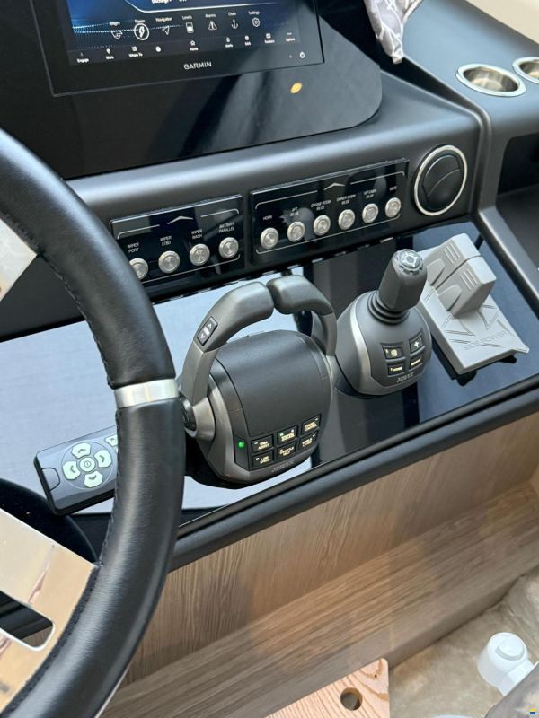 Azimut 53 Fly