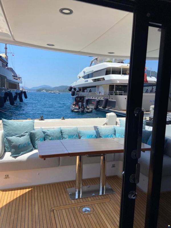 Azimut 53 Fly