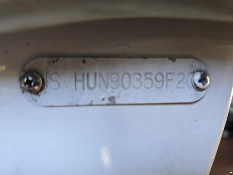 Hunter Marine Hunter 90