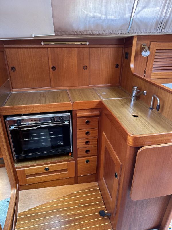 Hallberg-Rassy HR 34