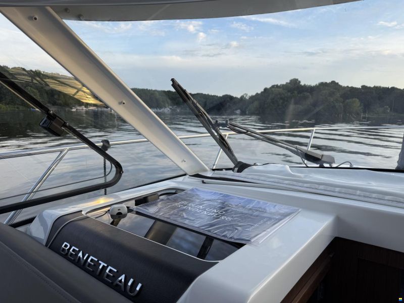 Beneteau Antares 9