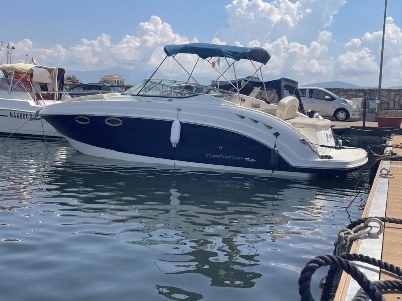 Chaparral Signature 820