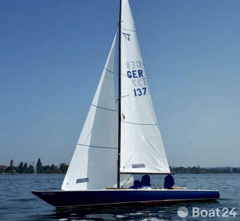 Stöberl Trias G137 mit Trailer und Außenborder