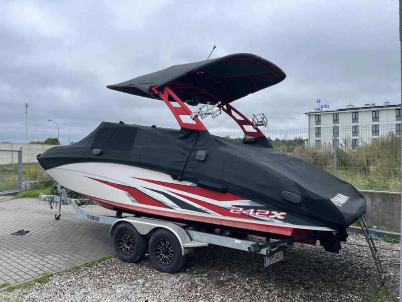 Yamaha WaveRunner 242X