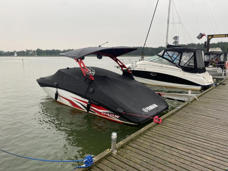 Yamaha WaveRunner 242X